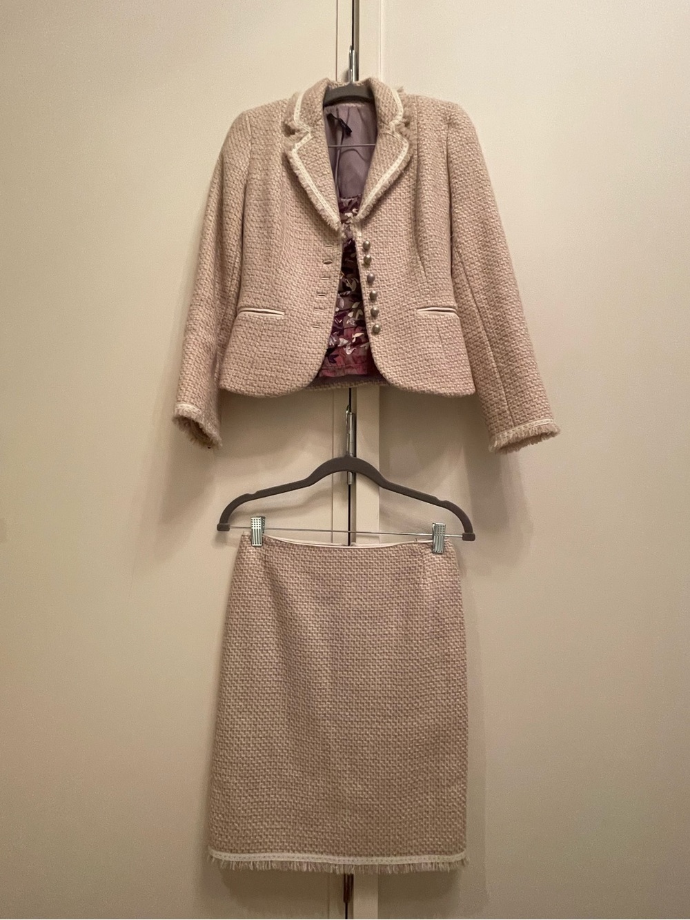 Vintage Elie Tahari Tailored White Lavander Tweed Suit 2P